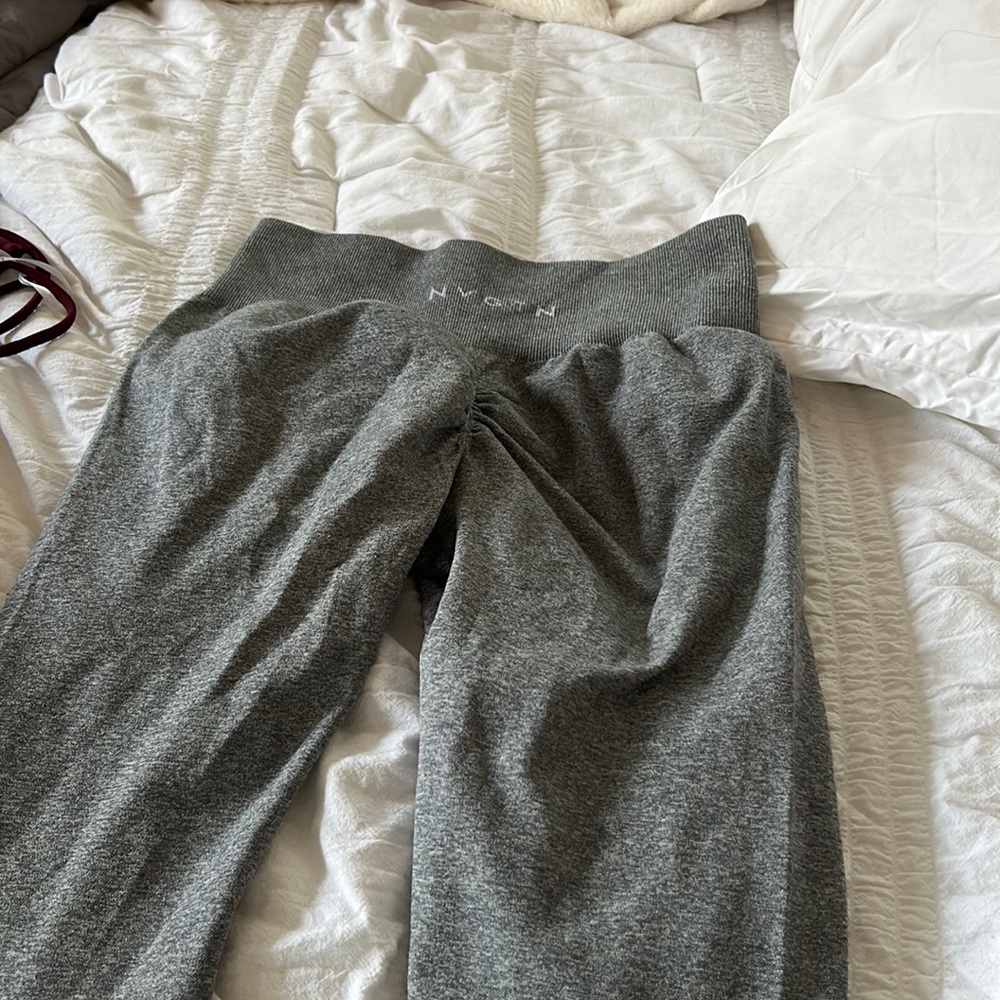 NVGTN Booty Scrunch Leggings